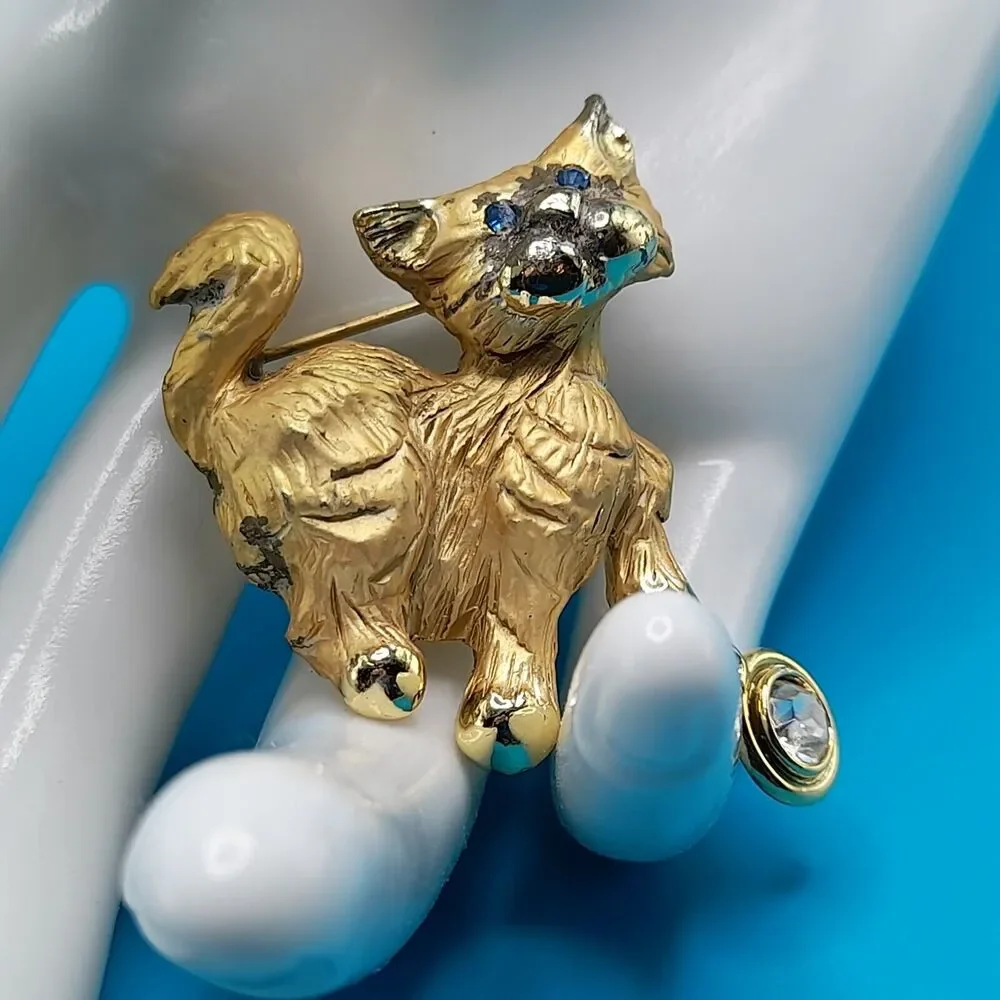Vintage Cat Brooch, Signed Giusti,  Blue Rhinestone Eye, Kitten Pin, 90s Jewelry